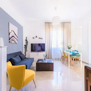 Apartment Hostly - Colorhome Midtown - Unique 3 With 3 Private Bathrooms Italy